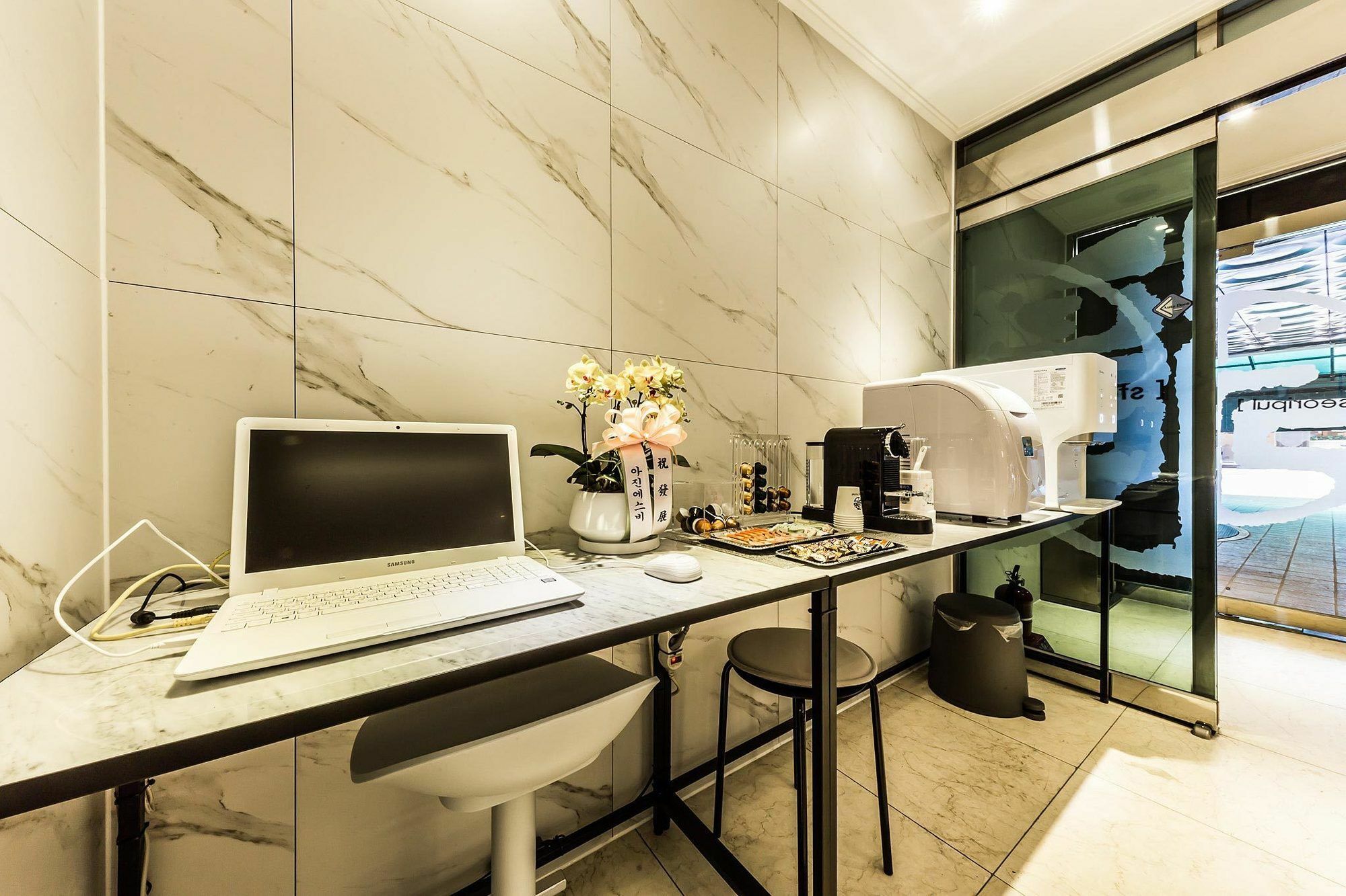 Stay Hotel